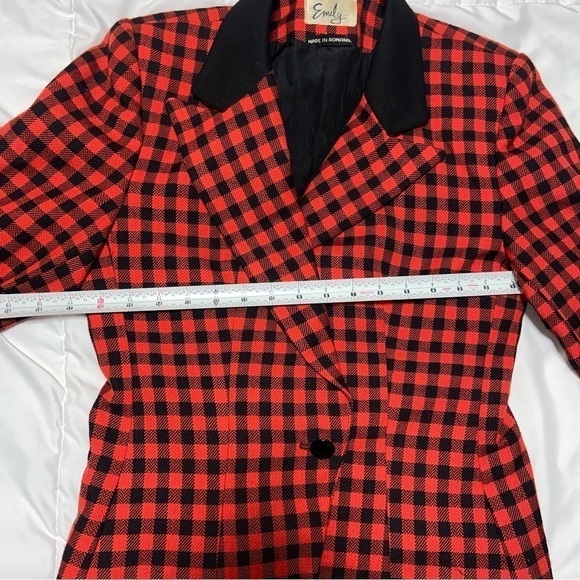 Emily | Wool Blend Red Buffalo Plaid Cropped Blazer Jacket Vintage 90’s - Picture 4 of 10